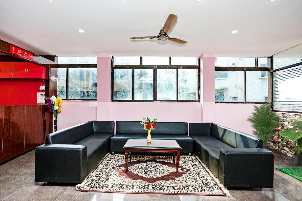 Super Collection O Aryan Hotel Khandagiri Exteriör bild