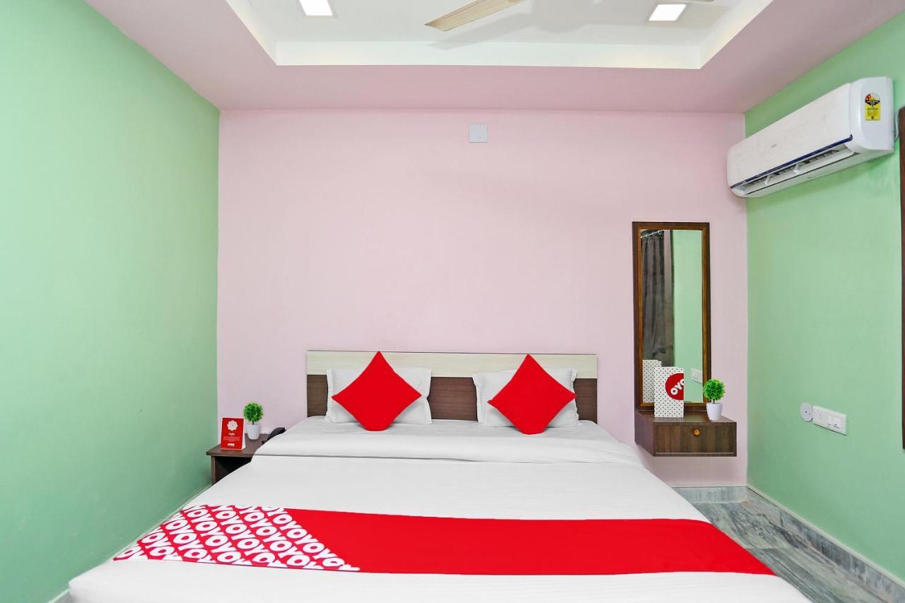 Super Collection O Aryan Hotel Khandagiri Exteriör bild