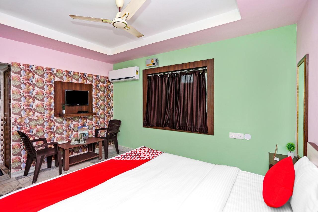 Super Collection O Aryan Hotel Khandagiri Exteriör bild