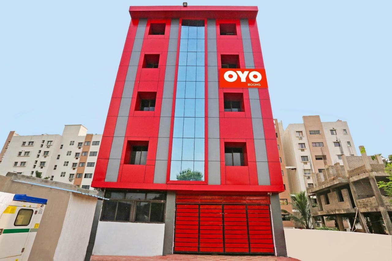 Super Collection O Aryan Hotel Khandagiri Exteriör bild