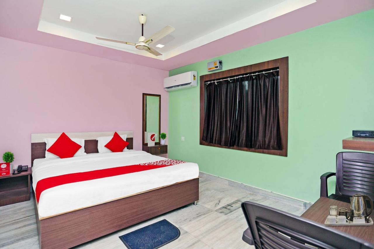 Super Collection O Aryan Hotel Khandagiri Exteriör bild