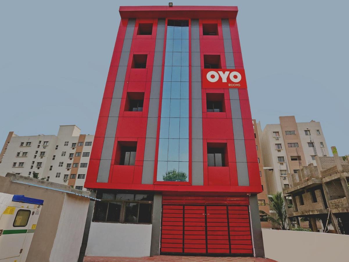 Super Collection O Aryan Hotel Khandagiri Exteriör bild